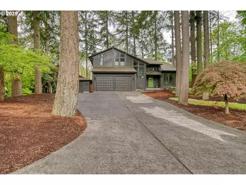 215 Madrona Ct, Saint Helens, OR 97051