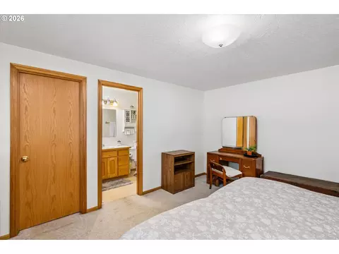 Bedroom - 4264 Cole Way, Springfield, OR 97478 photo 3 of 7
