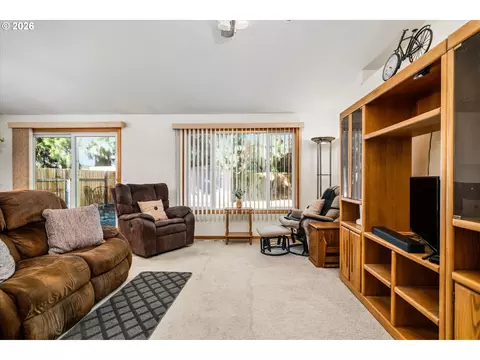 Living - 4264 Cole Way, Springfield, OR 97478 photo 1 of 4