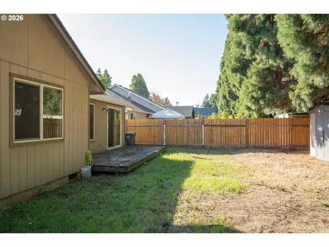 Exterior - 4264 Cole Way, Springfield, OR 97478 photo 6 of 7