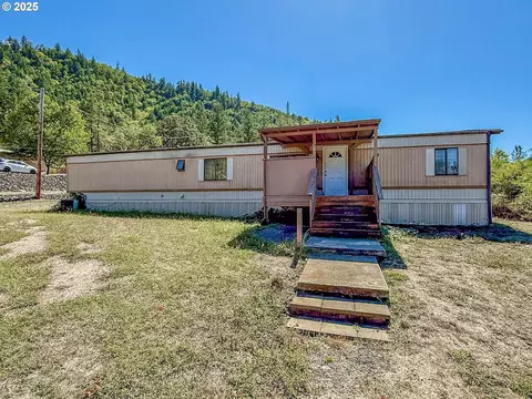 249 Union Gap Loop Rd, Oakland, OR 97462