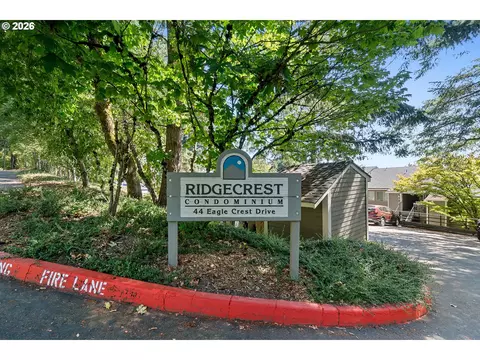 44 Eagle Crest Dr #19, Lake Oswego, OR 97035