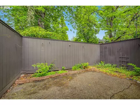 Exterior - 67 Westbrook Way, Eugene, OR 97405 photo 2 of 2