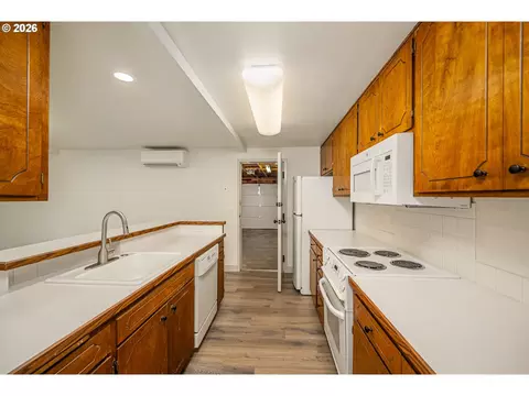 Kitchen - 67 Westbrook Way, Eugene, OR 97405 photo 2 of 2
