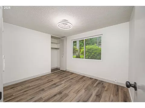 Bedroom - 67 Westbrook Way, Eugene, OR 97405 photo 1 of 2