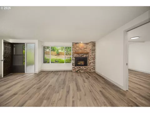 Living - 67 Westbrook Way, Eugene, OR 97405 photo 1 of 2