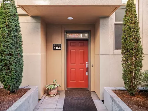6285 NE Carillion Dr #104, Hillsboro, OR 97124