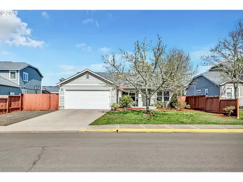 25207 Stellar Ave, Veneta, OR 97487