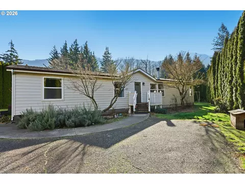 604 SE Forest Ln, Cascade Locks, OR 97014