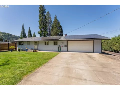 292 Pioneer Way, Winchester, OR 97495