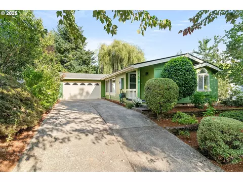 1590 SE Cedar Creek Pl, Gresham, OR 97080