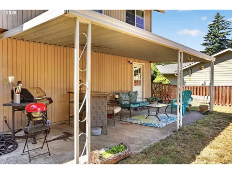 Exterior - 1600 NW Angeline Ave, Gresham, OR 97030 photo 4 of 6
