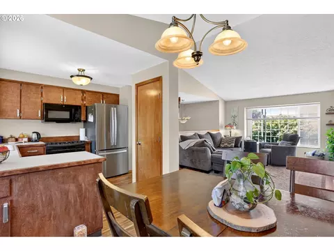 Dining - 1600 NW Angeline Ave, Gresham, OR 97030 photo 2 of 3