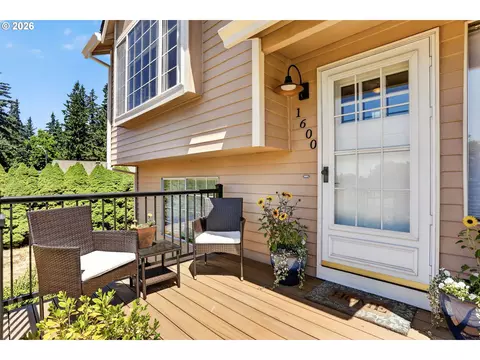 Exterior - 1600 NW Angeline Ave, Gresham, OR 97030 photo 3 of 6