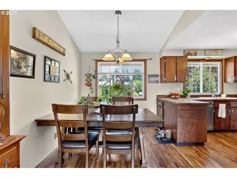 Dining - 1600 NW Angeline Ave, Gresham, OR 97030 photo 3 of 3