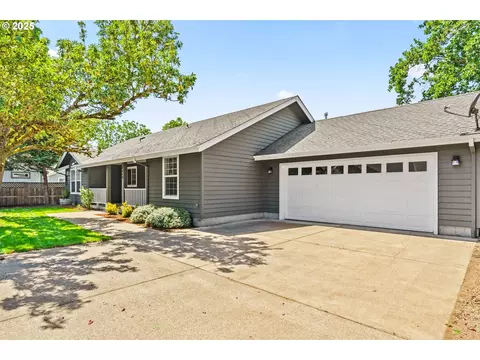 2449 Kalmia St, Eugene, OR 97404