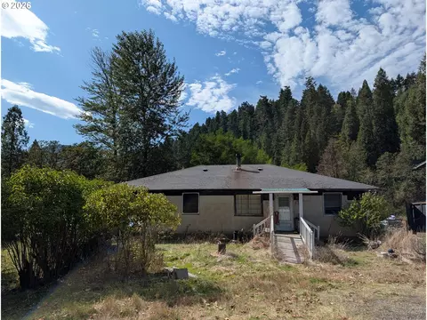 76526 W 2nd St, Oakridge, OR 97463