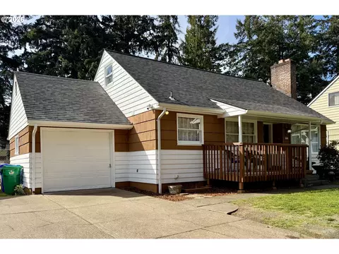 8906 NE Hancock St, Portland, OR 97220