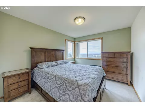 Bedroom - 3362 Bentley Ave, Eugene, OR 97405 photo 1 of 8