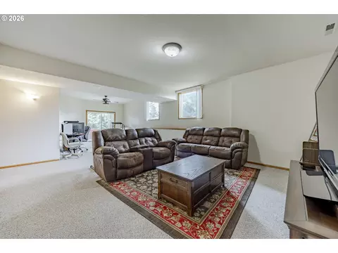 Living - 3362 Bentley Ave, Eugene, OR 97405 photo 4 of 6