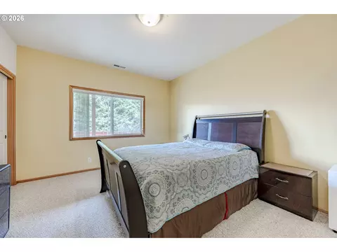Bedroom - 3362 Bentley Ave, Eugene, OR 97405 photo 7 of 8
