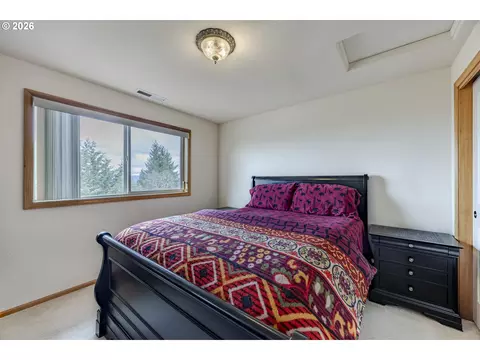 Bedroom - 3362 Bentley Ave, Eugene, OR 97405 photo 6 of 8