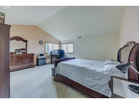 Bedroom - 3362 Bentley Ave, Eugene, OR 97405 photo 2 of 8