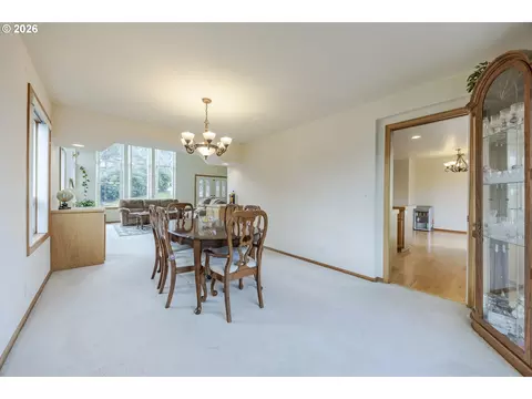Dining - 3362 Bentley Ave, Eugene, OR 97405 photo 2 of 2