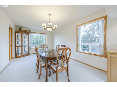 Dining - 3362 Bentley Ave, Eugene, OR 97405 photo 1 of 2