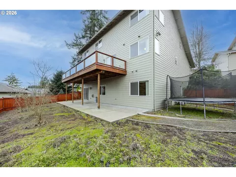 Exterior - 3362 Bentley Ave, Eugene, OR 97405 photo 6 of 9