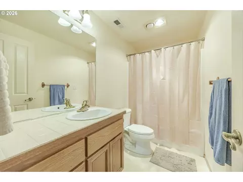 Bath - 3362 Bentley Ave, Eugene, OR 97405 photo 6 of 6