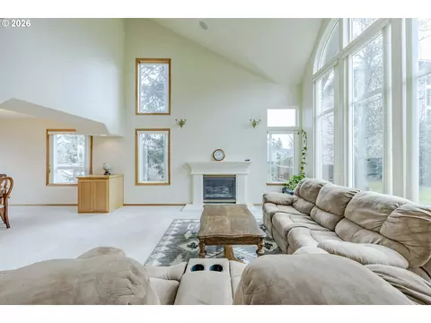 Living - 3362 Bentley Ave, Eugene, OR 97405 photo 2 of 6