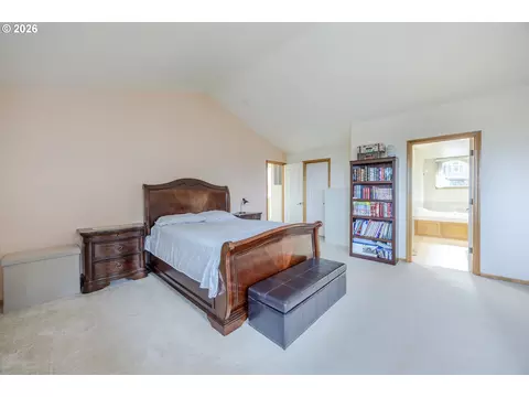 Bedroom - 3362 Bentley Ave, Eugene, OR 97405 photo 4 of 8