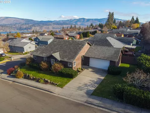 2957 Eugene St, Hood River, OR 97031