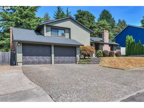 Exterior - 1995 SW 27th Dr, Gresham, OR 97080 photo 2 of 6