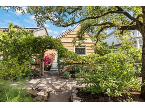 6809 SE Ramona St, Portland, OR 97206