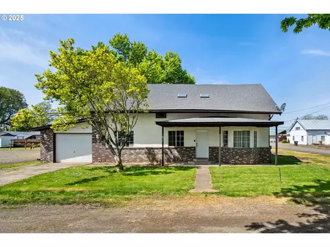 404 French St, Brownsville, OR 97327