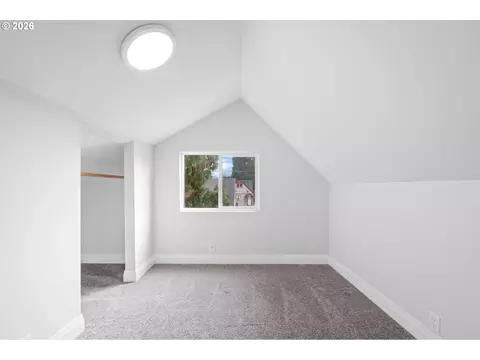 Bedroom - 1504 8th Ave, Longview, WA 98632 photo 6 of 6