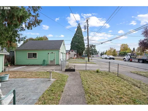 Exterior - 1504 8th Ave, Longview, WA 98632 photo 1 of 5