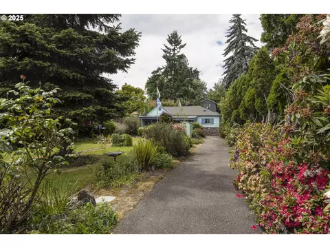 2325 SE Cottage St, Salem, OR 97301