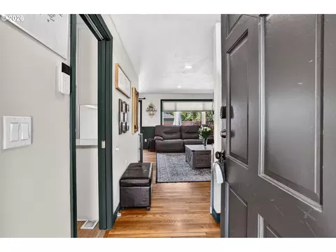Entry Way - 705 NE 18th Ct, Gresham, OR 97030 photo 1 of 1