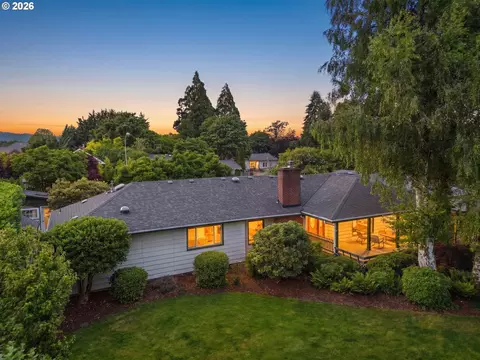 3000 Gilham Rd, Eugene, OR 97408