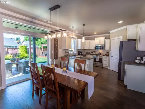 Dining - 993 Tyson Ln, Eugene, OR 97404 photo 1 of 3