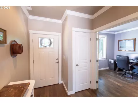 Entry Way - 993 Tyson Ln, Eugene, OR 97404 photo 1 of 3