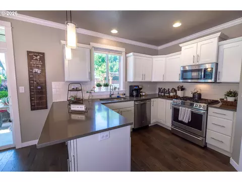 Kitchen - 993 Tyson Ln, Eugene, OR 97404 photo 1 of 6