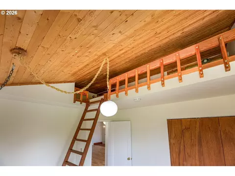 1404 Centennial Blvd, Springfield, OR 97477 photo 9