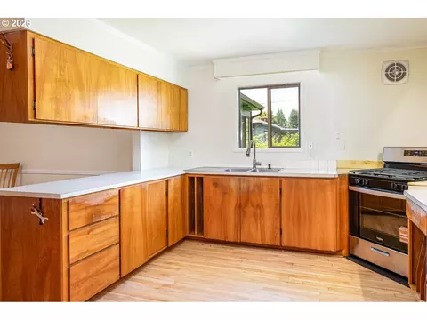 1404 Centennial Blvd, Springfield, OR 97477 photo 19