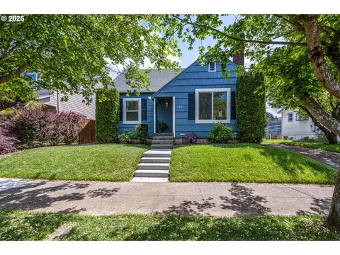 904 NE 78th Ave, Portland, OR 97213