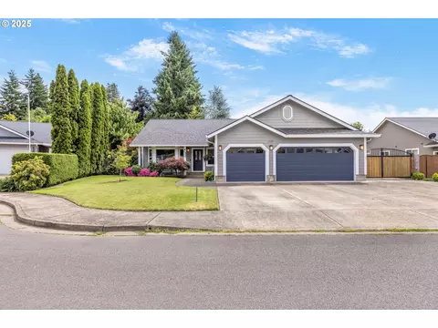 1575 Fairview Pl, Cottage Grove, OR 97424