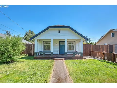 52598 NE 2nd St, Scappoose, OR 97056